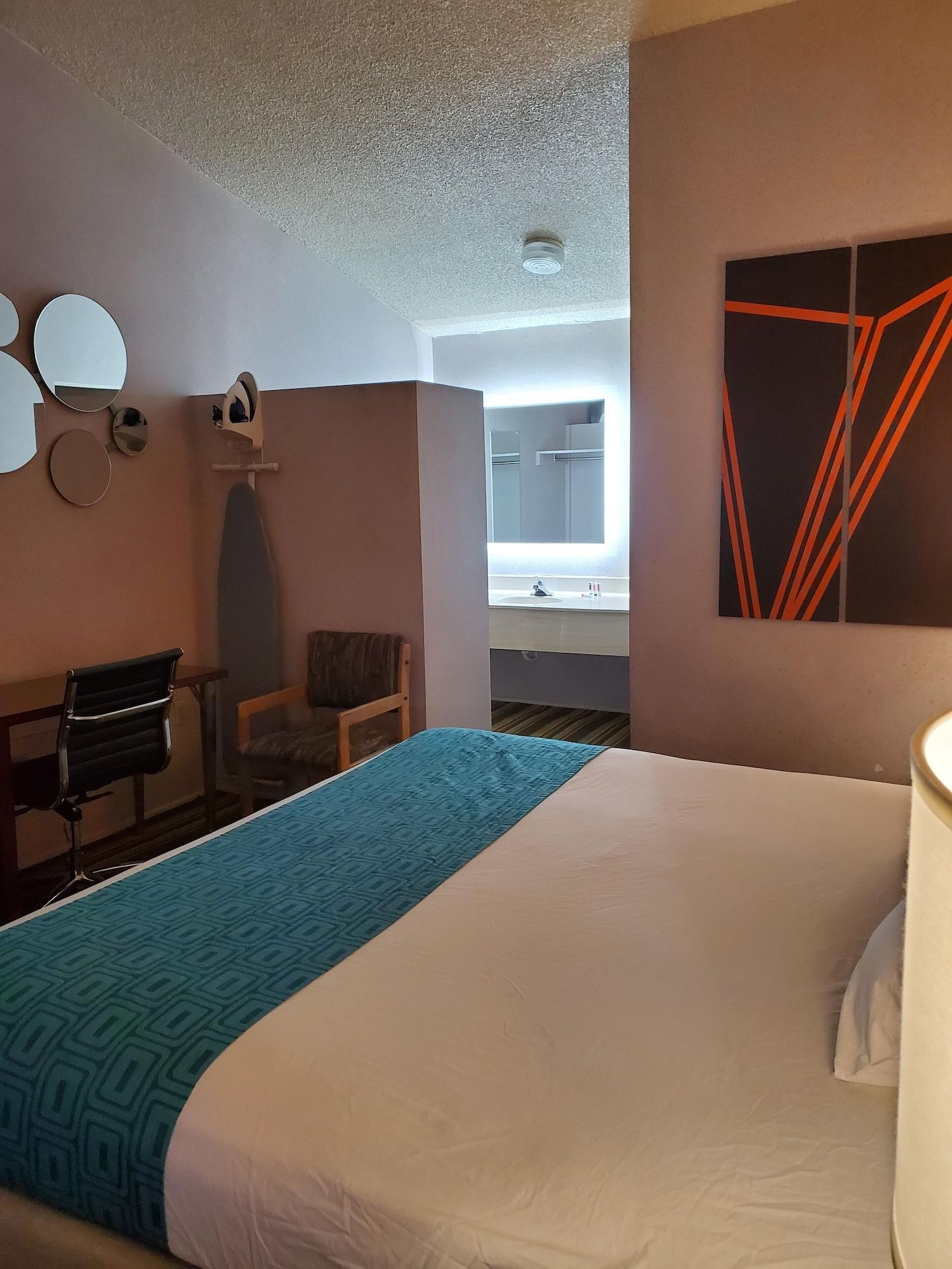 Howard Johnson By Wyndham Phoenix Airport/Downtown Area Экстерьер фото