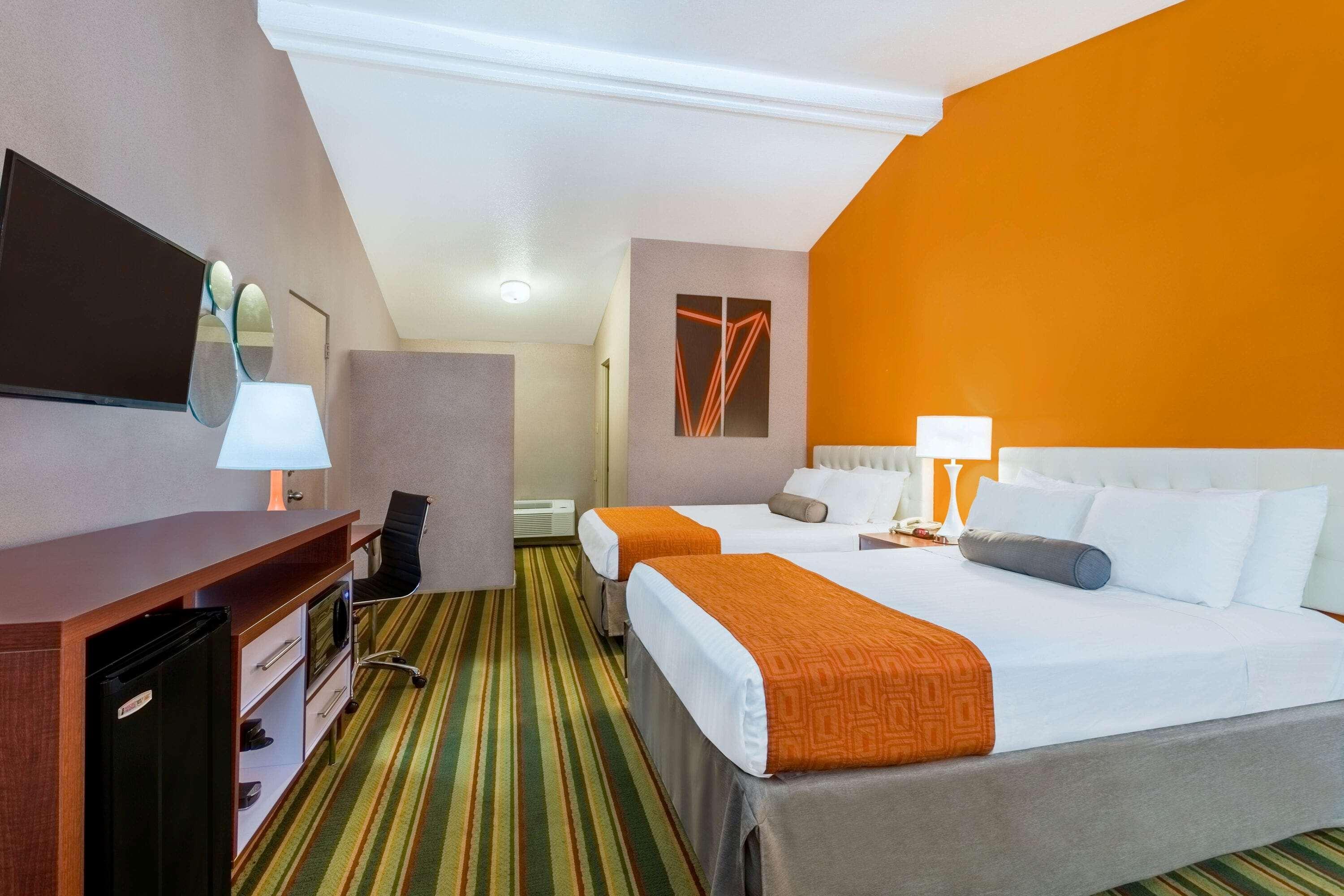 Howard Johnson By Wyndham Phoenix Airport/Downtown Area Экстерьер фото