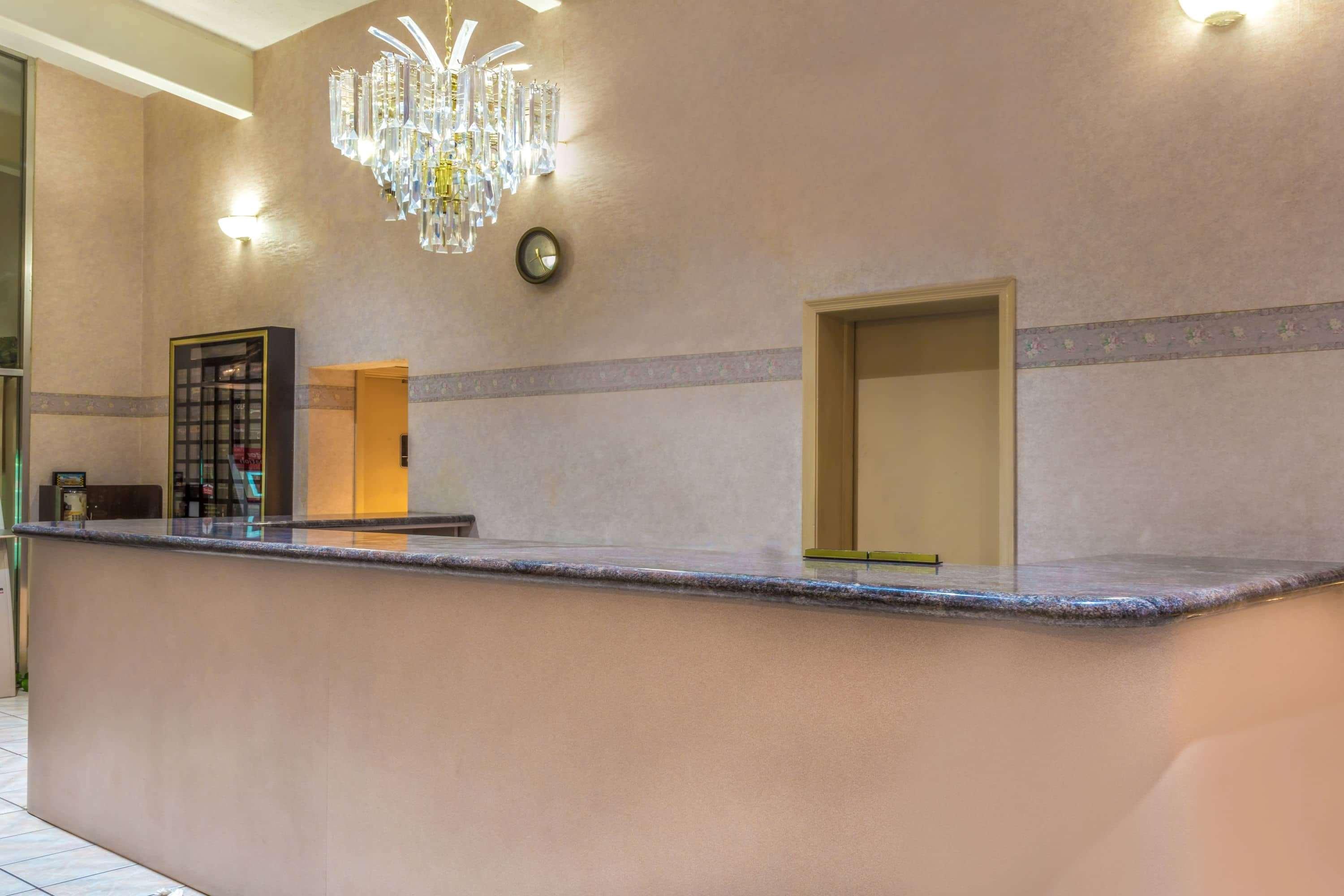 Howard Johnson By Wyndham Phoenix Airport/Downtown Area Экстерьер фото
